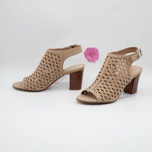Unisa Tan 7M Heels NEW